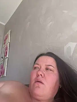 SunnyLeila2101 live cam on StripChat