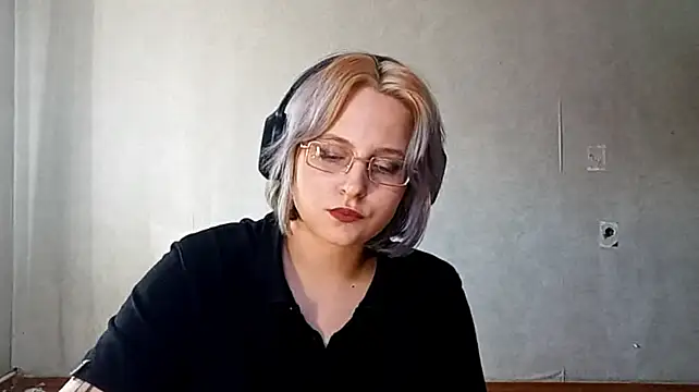 BreanneRadley live cam on StripChat