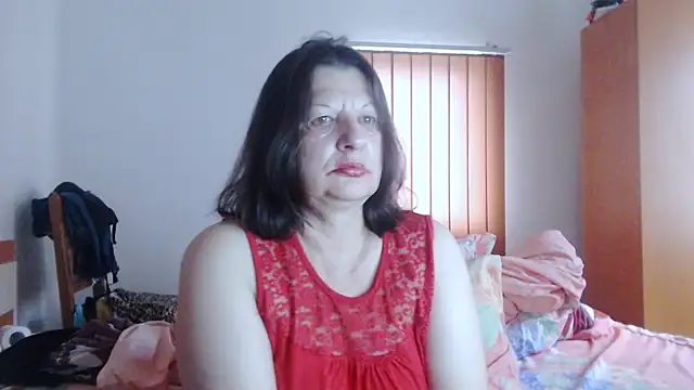 ExtasyMature live cam on StripChat