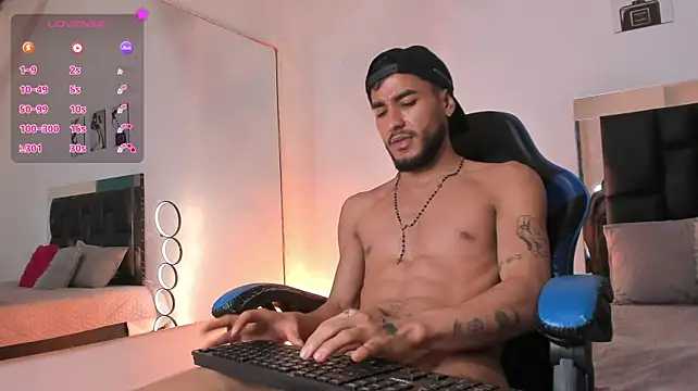 maxpower830 live cam on StripChat