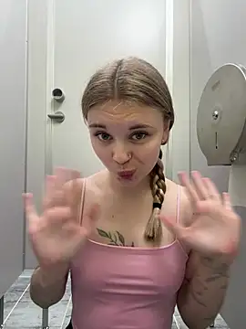 -MiaKitty