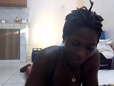 blackpetitecutie