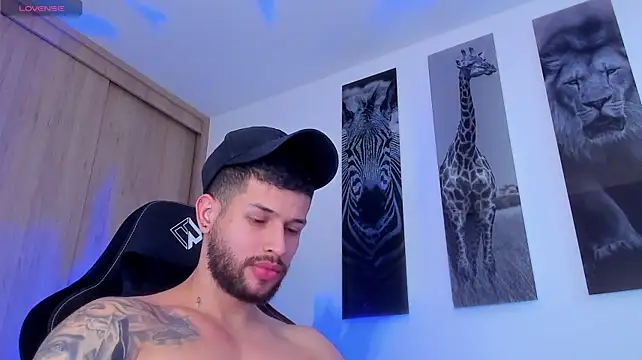 Santos_ramirez1 live cam on StripChat