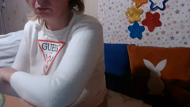 QueenLana live cam preview