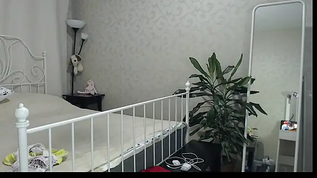 ShyEvaa webcam