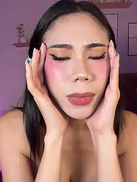 CassandraLovve live sex cam