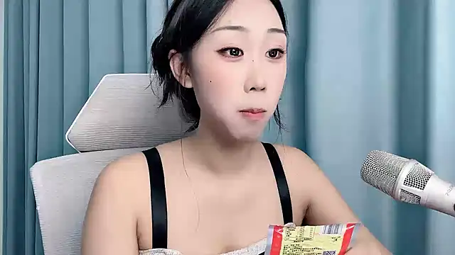 diudiu622 live cam on StripChat
