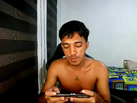 Rowy_Cam live cam on StripChat