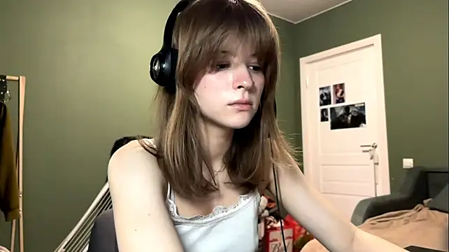 SkyeTeoh webcam stripchat model stream image