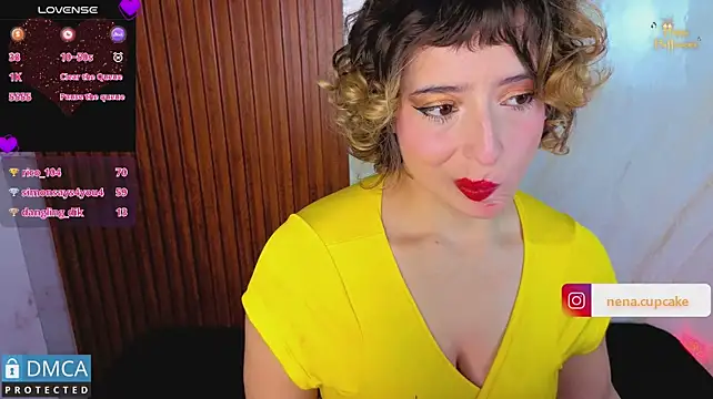 nena_cupcake_ live cam on StripChat