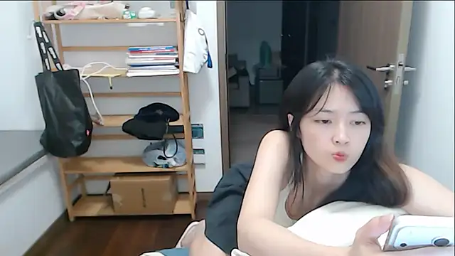 Mimi-cnbaby live cam on StripChat
