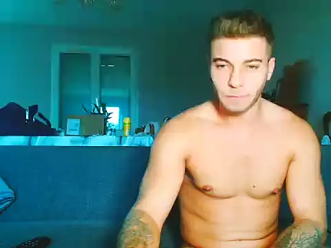 elkafit28 (M young) - flash jerk off