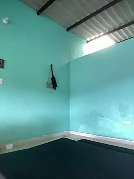 AlexaWarner live cam preview