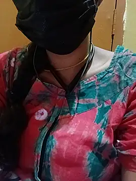 Tamil_Nathiya1