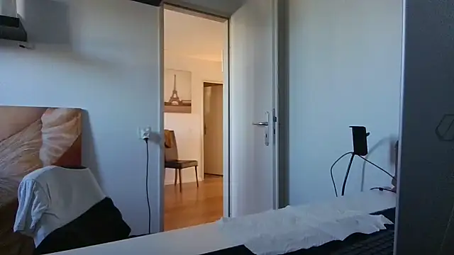 alpha-hunk live cam on StripChat