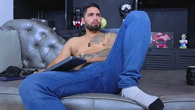 matteosantos live cam on StripChat