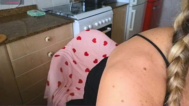 Lunamix live cam on StripChat