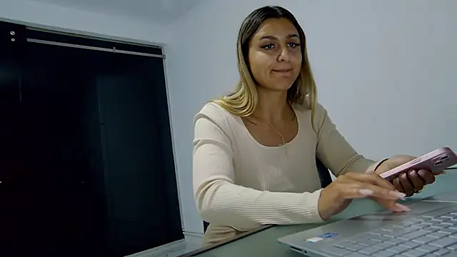 NicolePlay