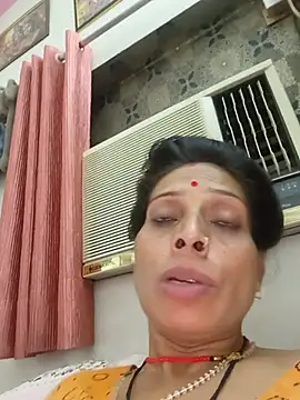 Sexy-Suhani2