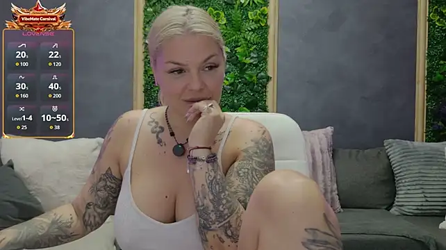 Issa_Jo live cam on StripChat