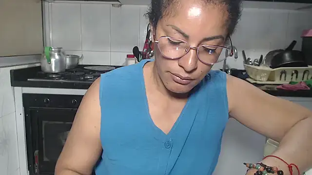 kateleyagrey live cam on StripChat