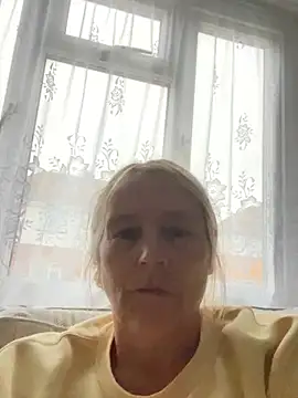 Blondnboujee53