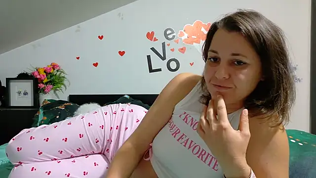SweetMaddy888 live cam on StripChat