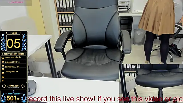 squirt_milf_viktoria live cam on StripChat