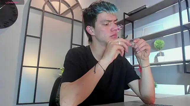 nicktorn