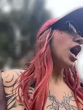 Violet_Monroe_