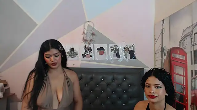 Adut_Akech webcam