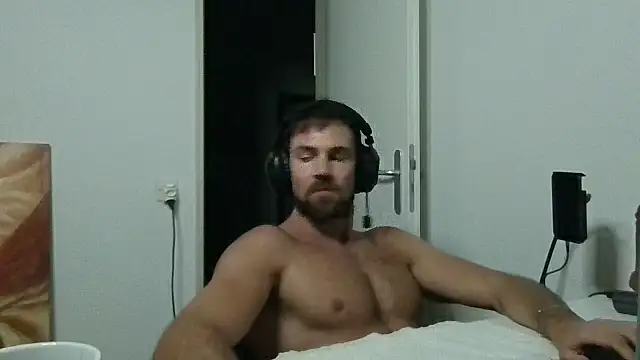 alpha-hunk live cam on StripChat