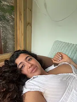 deusaludovica live cam on StripChat