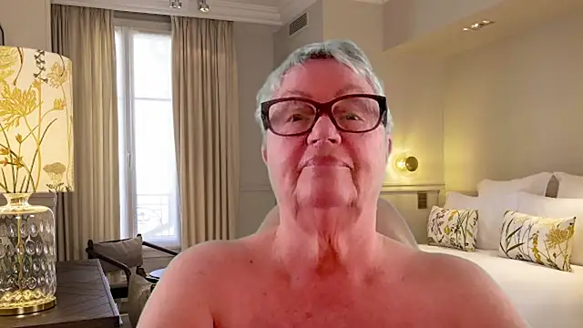 Mystery-Grandmother live cam preview