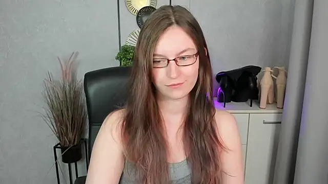 emmaxDelight live cam on StripChat