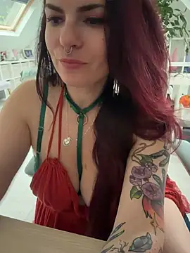 LunaMoongirl live cam on StripChat