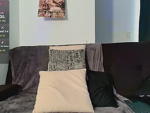Lucio__Fox live cam on StripChat