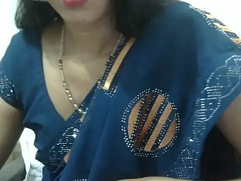Laila_Cute live cam on StripChat
