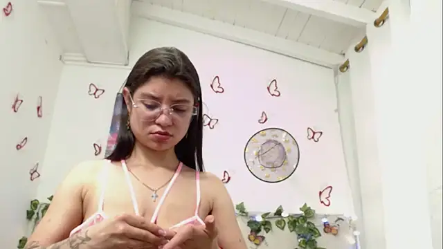 LindaCatalina_ live cam on StripChat
