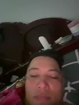 Ngoclinh555 live cam on StripChat