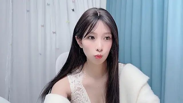 LZL68 live cam on StripChat