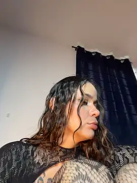 HotAlana_