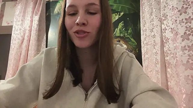EmmaShyline live cam preview
