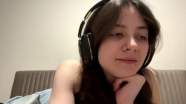 ArriSatty live cam on StripChat