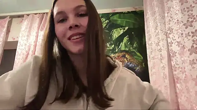 EmmaShyline live cam preview