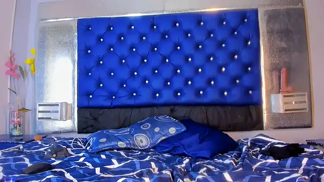 Ciara_HotTs live Stripchat room