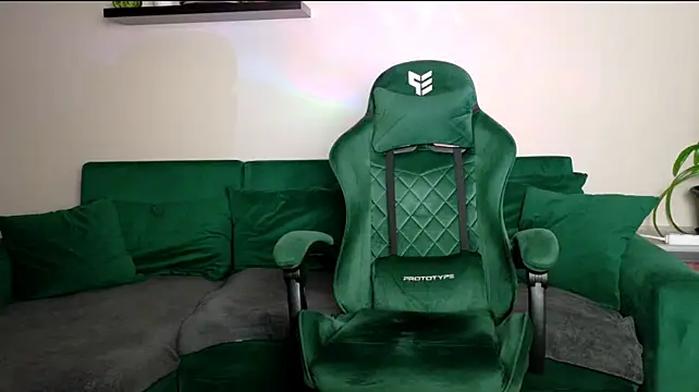 JoannaAndNeighbour live cam preview