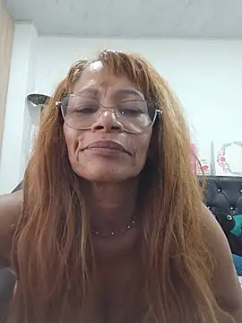 BustyMilf_