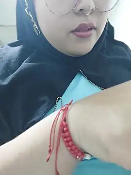 Elinaax live cam on StripChat