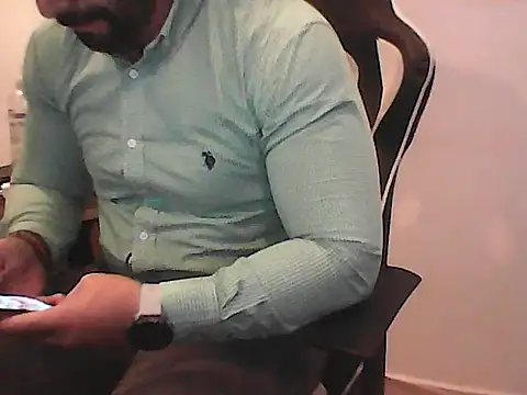 Yorel1109- live cam on StripChat